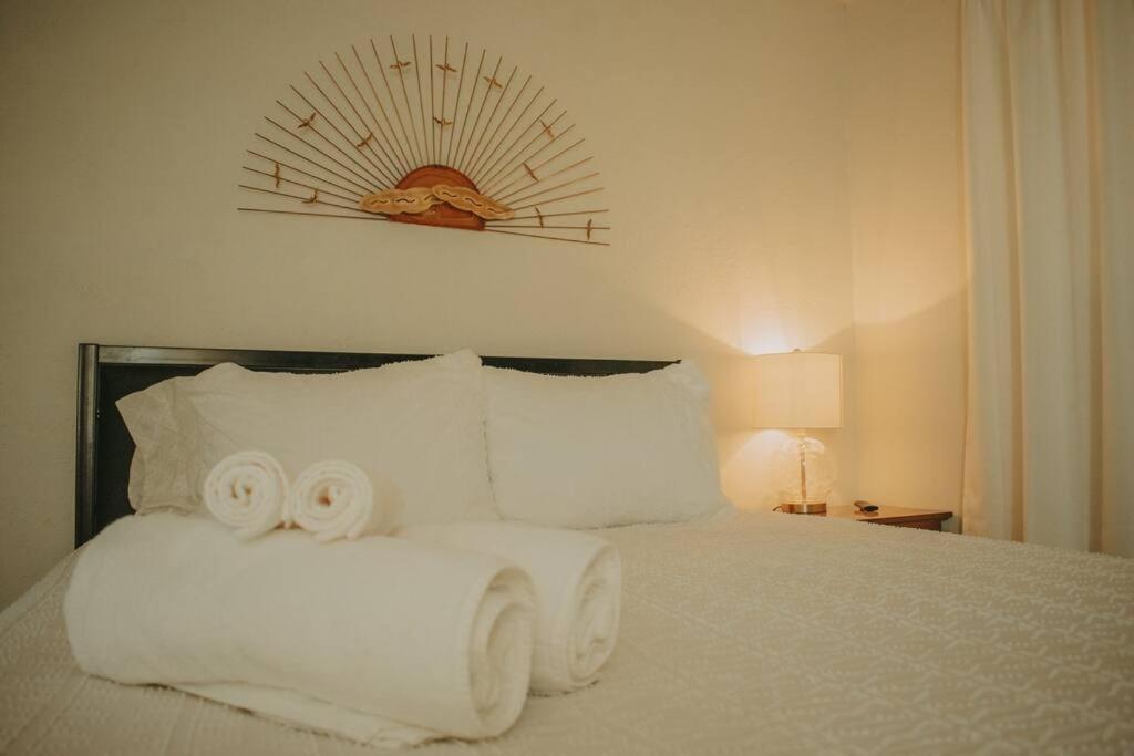 Вилла Casa Charleston-3Br-2Bath-Hot Tub-Pet Friendly-No Pet Fees! Альбукерке Экстерьер фото