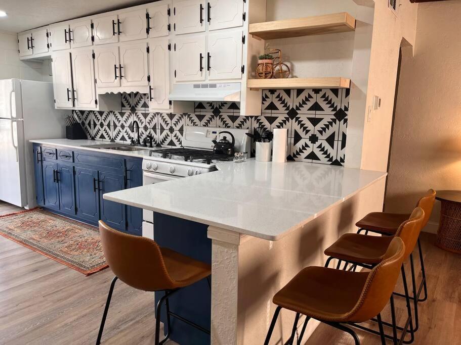 Вилла Casa Charleston-3Br-2Bath-Hot Tub-Pet Friendly-No Pet Fees! Альбукерке Экстерьер фото