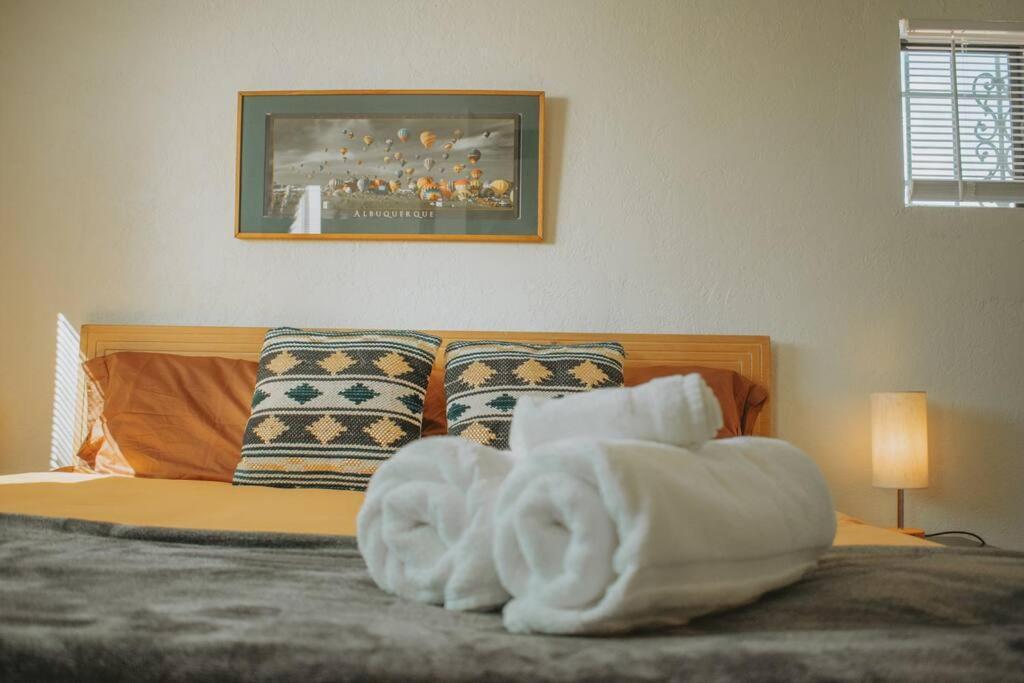 Вилла Casa Charleston-3Br-2Bath-Hot Tub-Pet Friendly-No Pet Fees! Альбукерке Экстерьер фото