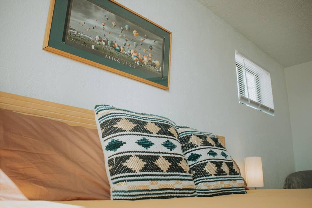 Вилла Casa Charleston-3Br-2Bath-Hot Tub-Pet Friendly-No Pet Fees! Альбукерке Экстерьер фото