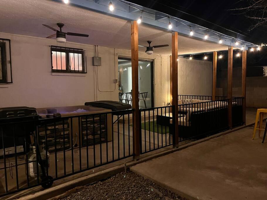 Вилла Casa Charleston-3Br-2Bath-Hot Tub-Pet Friendly-No Pet Fees! Альбукерке Экстерьер фото