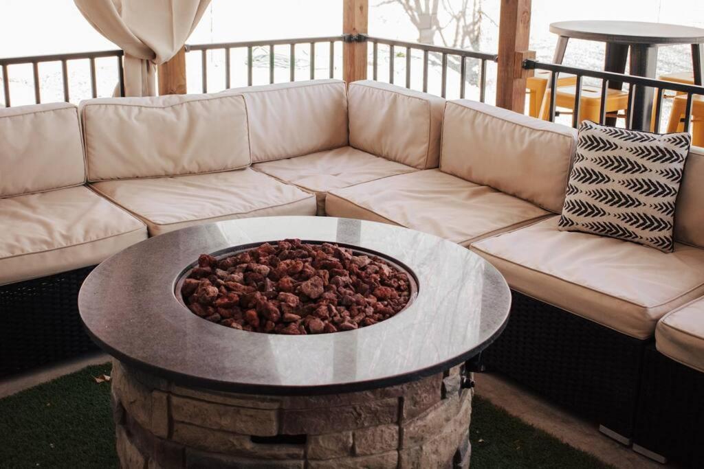 Вилла Casa Charleston-3Br-2Bath-Hot Tub-Pet Friendly-No Pet Fees! Альбукерке Экстерьер фото