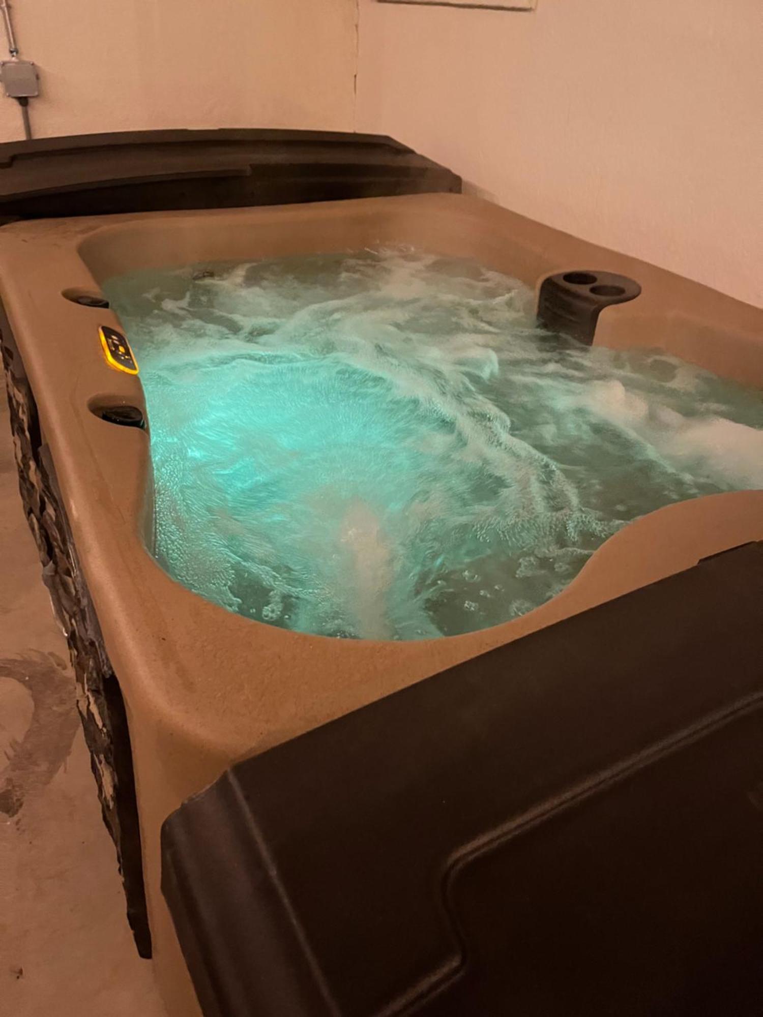 Вилла Casa Charleston-3Br-2Bath-Hot Tub-Pet Friendly-No Pet Fees! Альбукерке Экстерьер фото